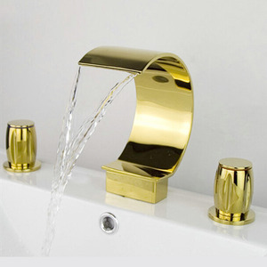 Cool Gold Waterfall Three Hole Roman Bathtub Faucet